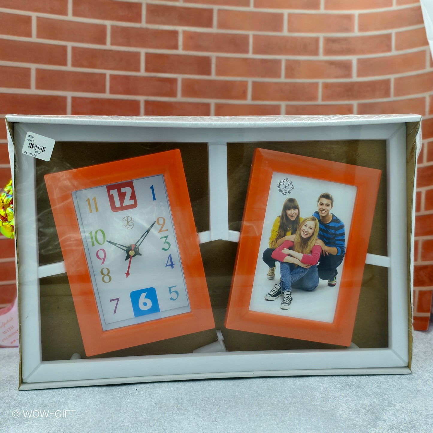 Photo Frame With Clock