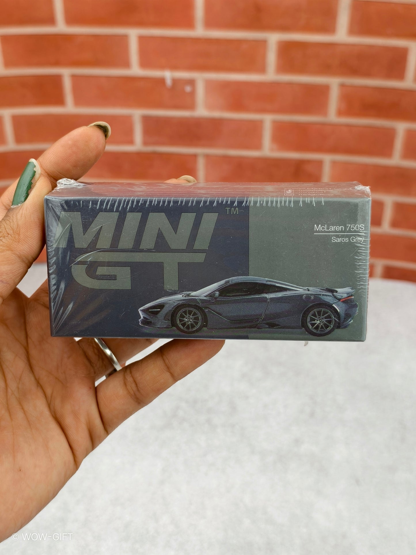 McLaren 750 Saros Grey