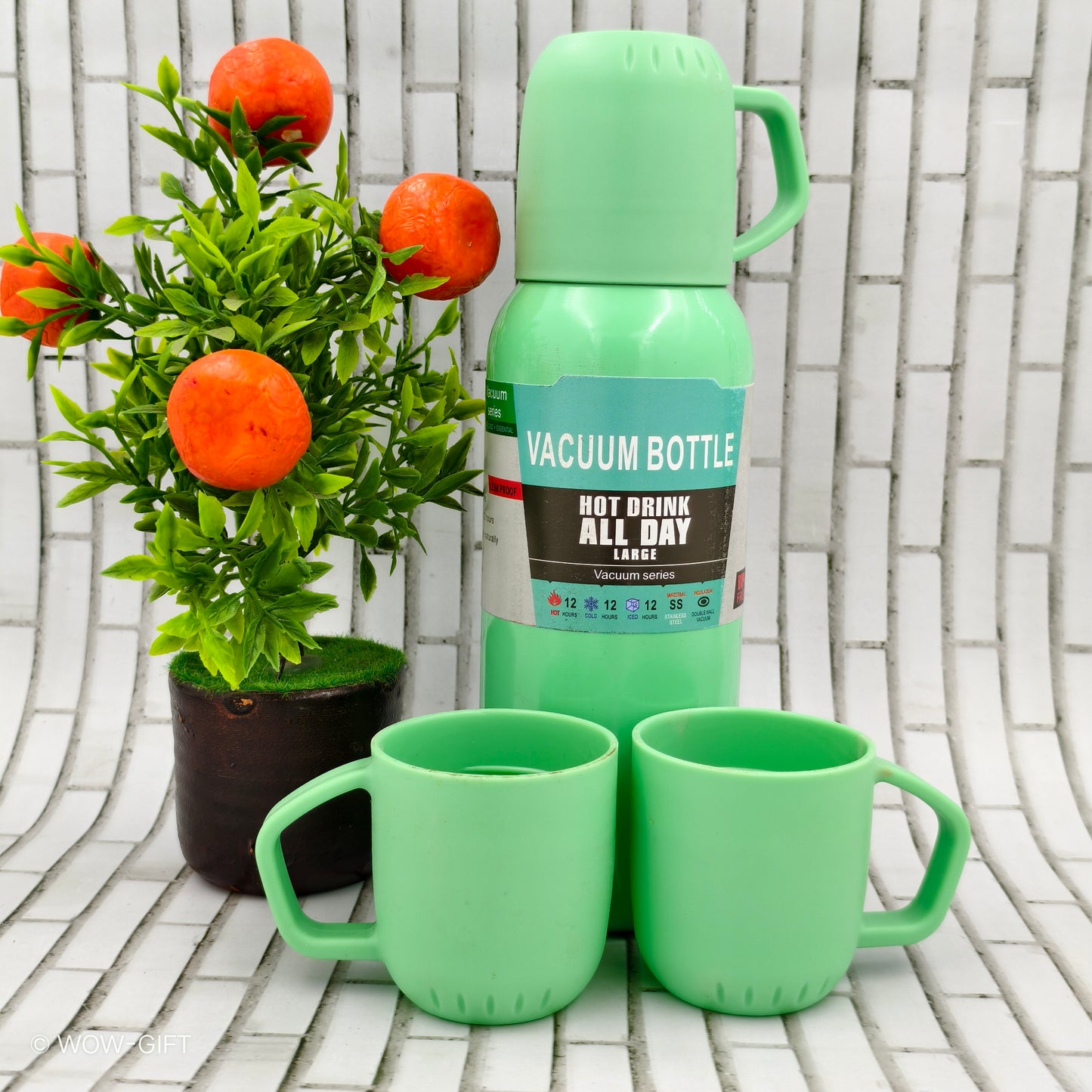 Vacuum Flask With 2 Mugs