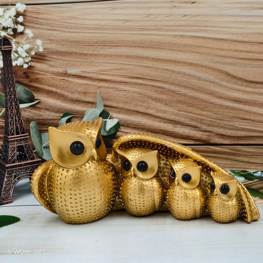 Family Owl Fly