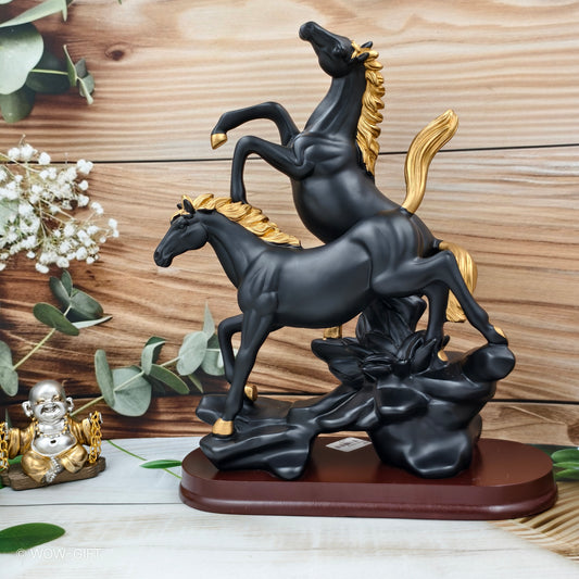 Black Horse Show Piece