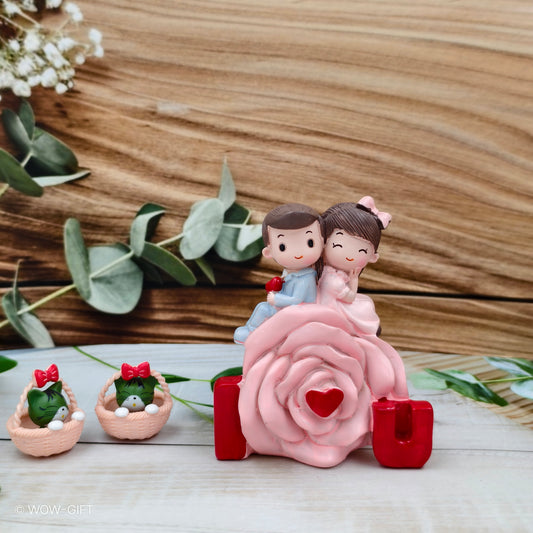 Love Couple Show Piece