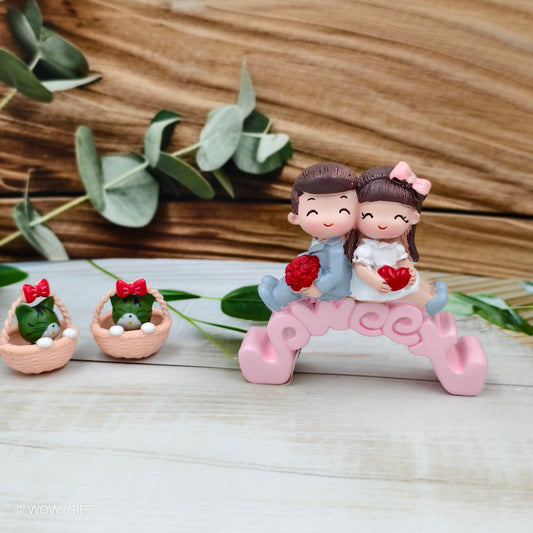 Love Couple Show Piece