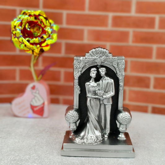 Couple Statue