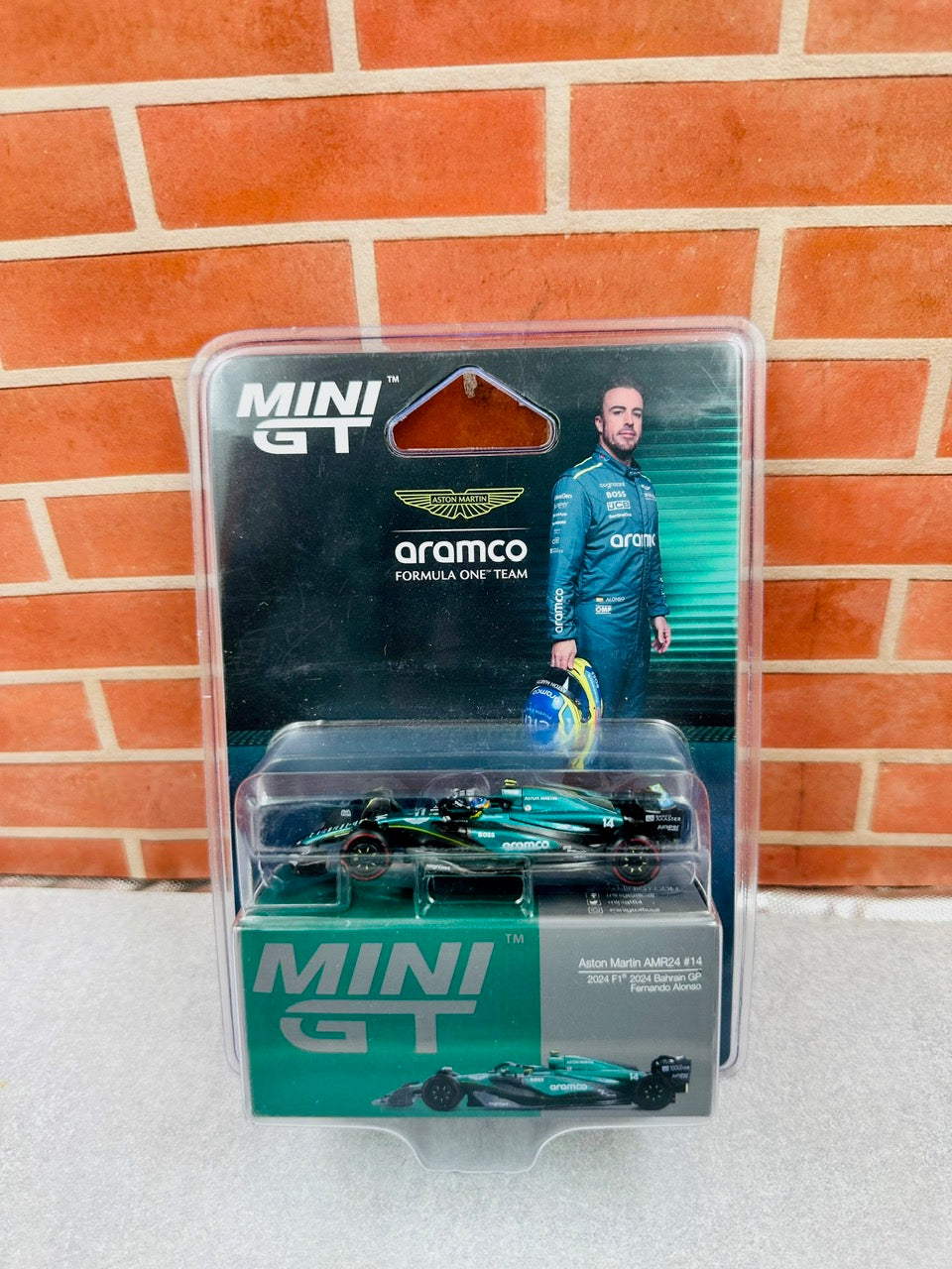 Mini GT - Aston Martin AMR24 #14 - 2024 F1 2024 Bahrain GP - Fernando Alonso