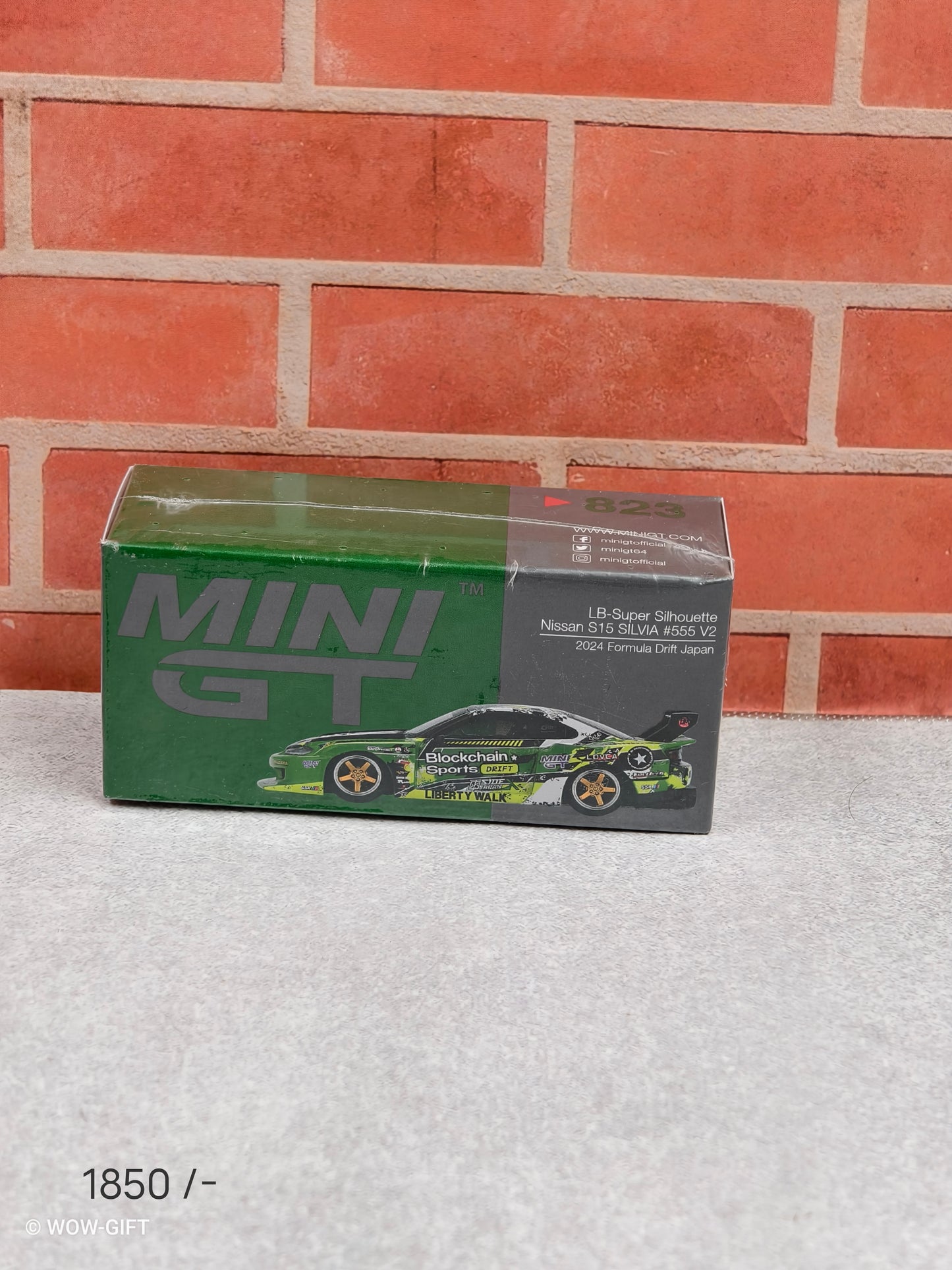 Minigt 823