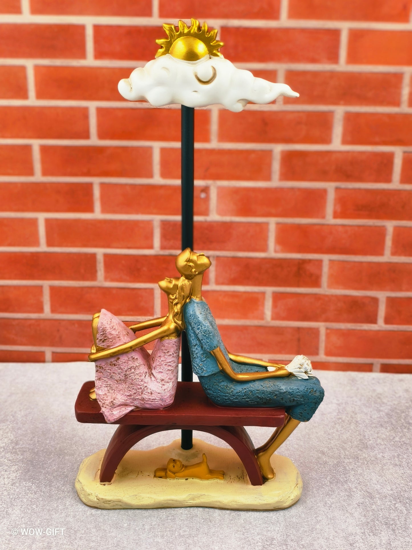 Couple statue